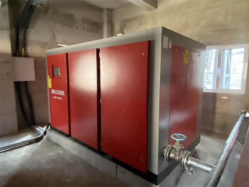 Model modernizacji systemu sprężarki powietrza w branży instrumentów precyzyjnych: praktyka najwyższej klasy efektywności energetycznej brytyjskiego GESO BAE-90FC+